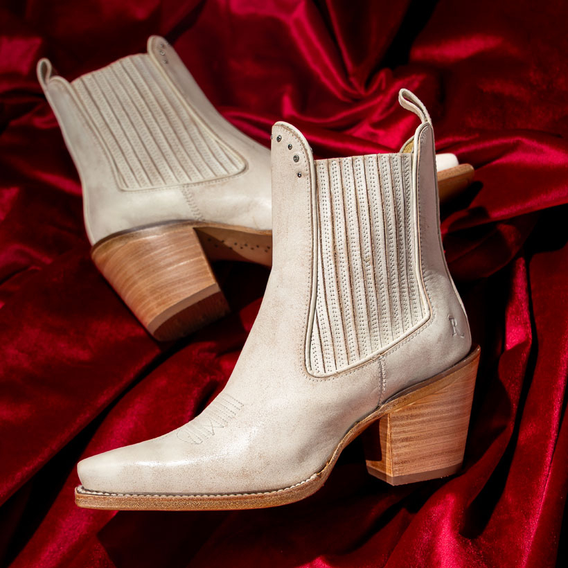 The Hart 6" Western in White.