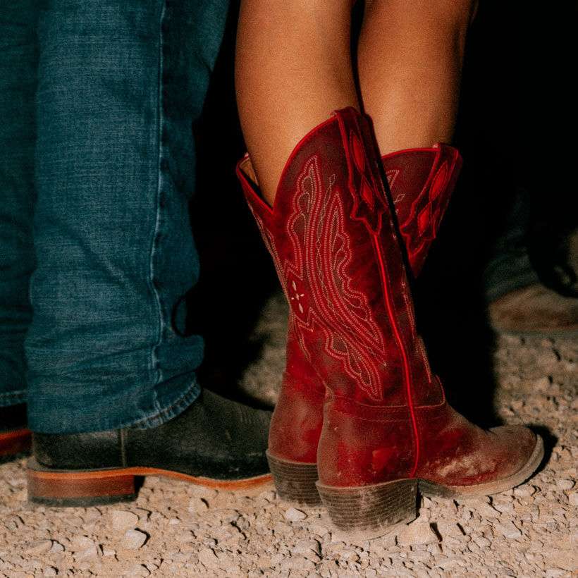 Shop Best Selling Cowboy Boots, Apparel & Accessories | Justin Boots